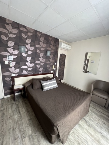 Chambre Confort avec balcon n°7 Chambre Confort avec balcon n°7