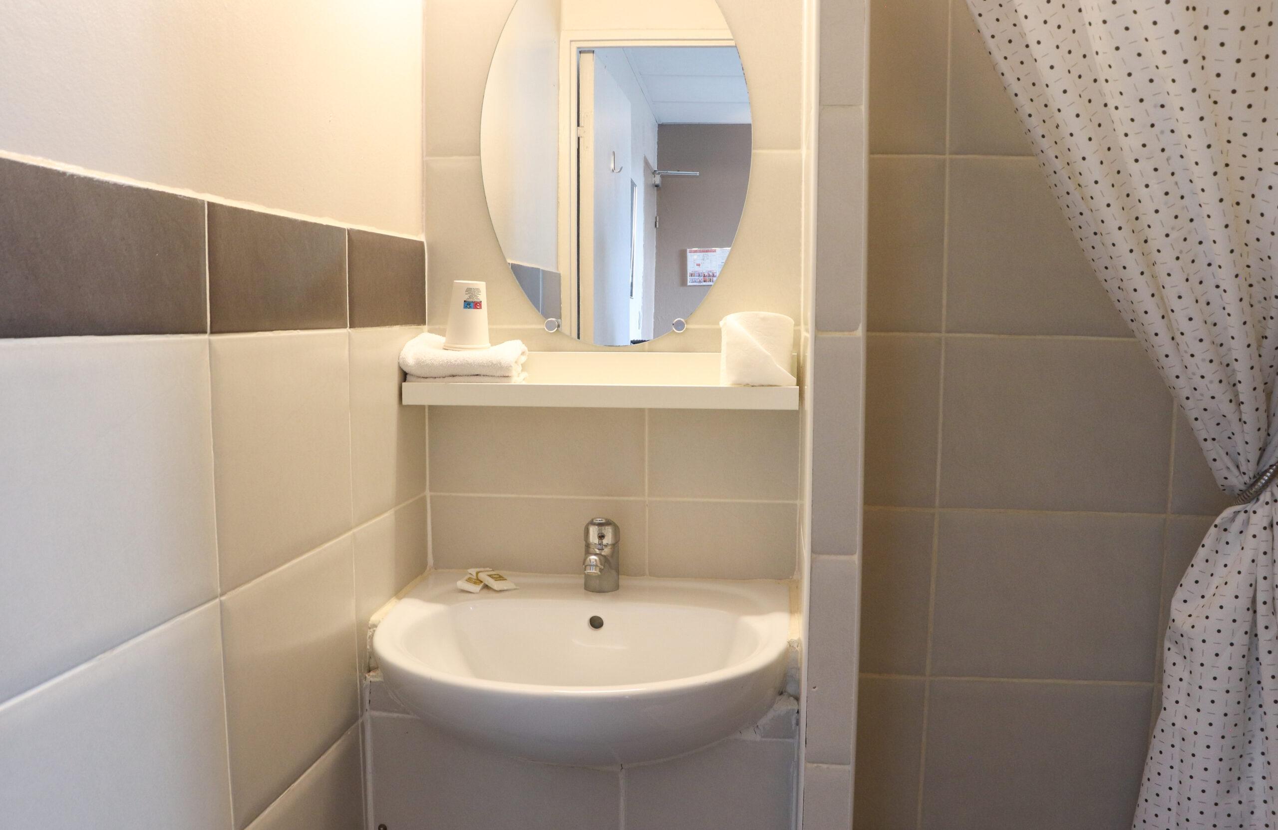 Chambre Standard Plus Salle de Bain 2